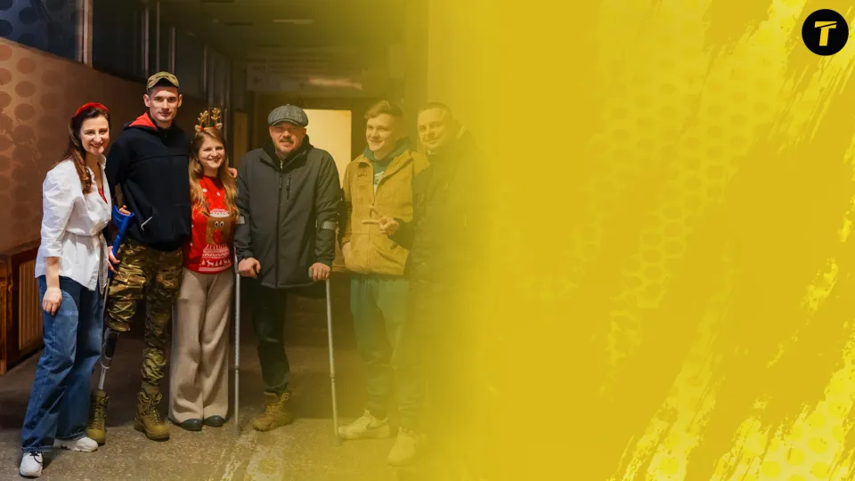 Команда волонтерів, що відвідують поранених військових у шпиталях