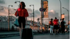 кордон впо переселенці біженці валіза люди українці виселення