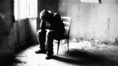 людина силует зниклий безвісти розшук вікно тінь страх залякування полон