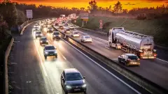 авто машини рух дорога траса транспортні засоби