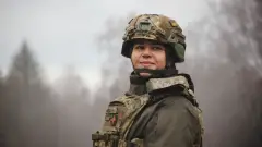 жінка військова військовослужбовиця ЗСУ 