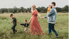 сім'я багатодітна родина діти мати матір мама батько