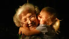 бабуся літня жінка пенсіонерка