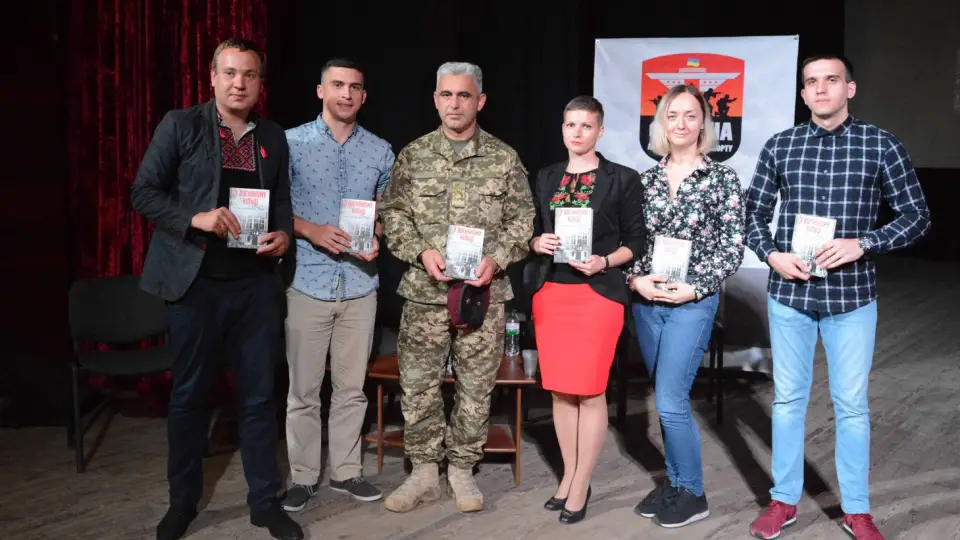 Анастасія Глотова про оборону Луганського аеропорту та книгу, яку світ має почути