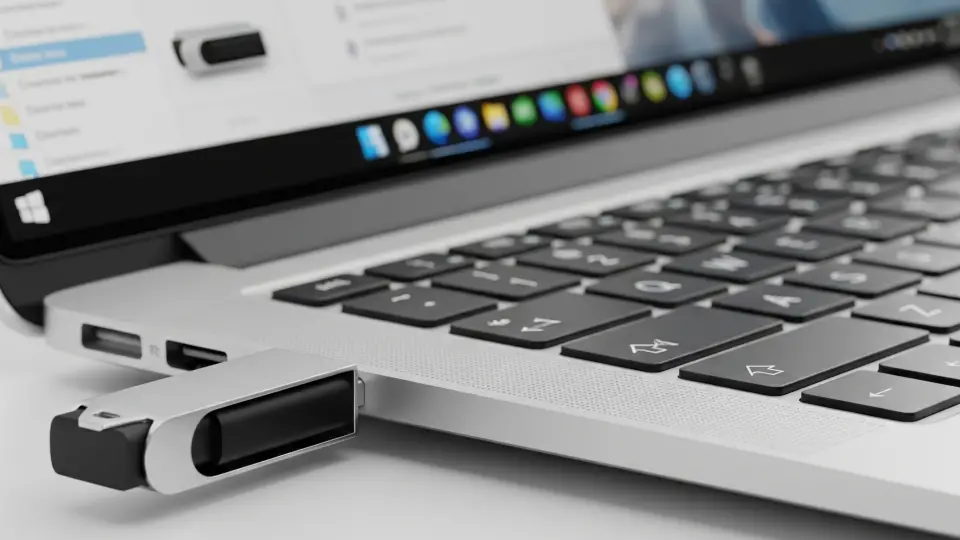 флешка в ноутбуці