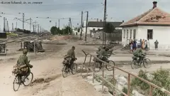 Німецькі солдати завертають з вулиці Фрунзе на 25 лінію