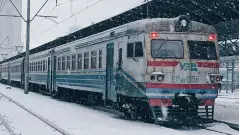 потяг уз укрзалізниця зима вокзал