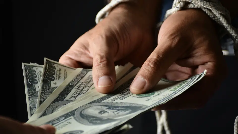 корупція хабар гроші долари