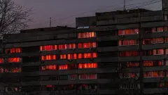 луганськ багатоповерхівка вночі світло 