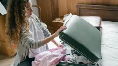 впо переселенці валіза