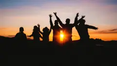 діти юнаки табір підлітки друзі