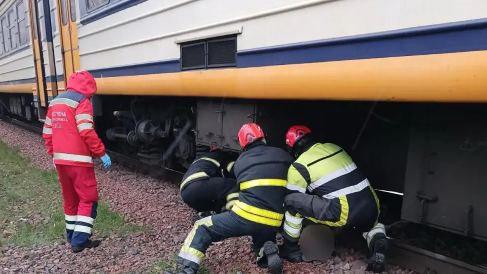 Під вагоном потягу в Києві знайшли тіло чоловіка