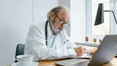 лікар лікарня медицина