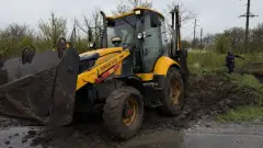 ремонт водогону магістралі на окупованій луганщині екскаватор