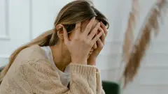 депресія жінка горе трагедія сум плаче