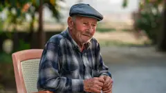 дідусь пенсіонер людина похилого віку літній чоловік