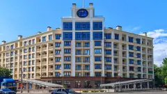 Будинок з годинником у Маріуполі