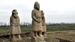 Скульптури В’ячеслава Гутирі в історико-культурному комплексі “Половецький степ” у Бахмутському районі