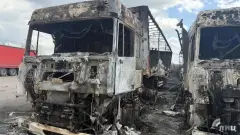 удар по вантажівках в окупованому луганську