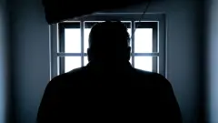 людина в тіні чоловік затримання позбавлення волі тюрма окупація неполя в'язниця полон