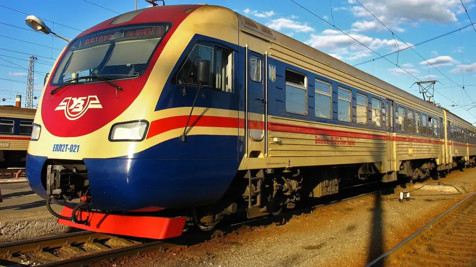 Від чумацького шляху до перських тунелів: історія Луганського тепловозобудівного заводу